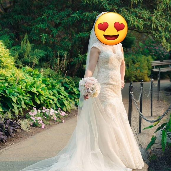 🔥SOLD🔥Christina Wu Wedding Dress off white color - Picture 5 of 13